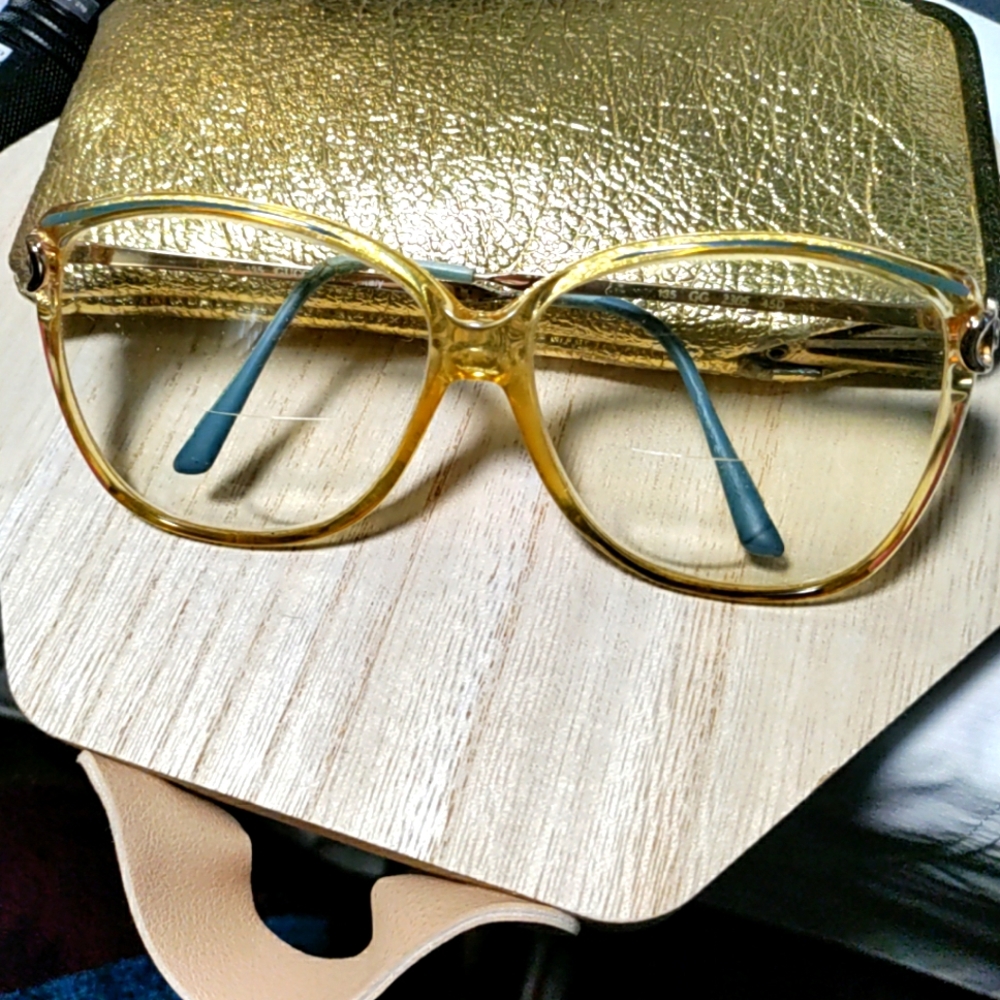 Vintage Gucci Eyeglass frames Small Crack - Picture 1 of 7
